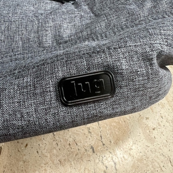 Women's Gondola XL Shoulder Bag, Heather Gray - Picture 11 of 14